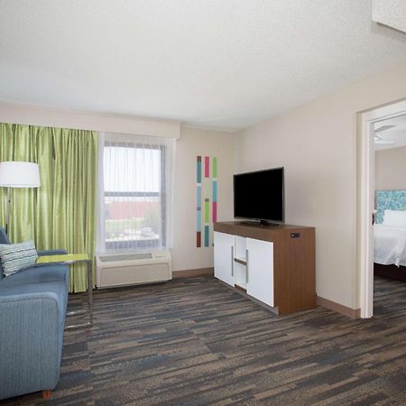 Hampton Inn & Suites Kansas City-Merriam Dış mekan fotoğraf