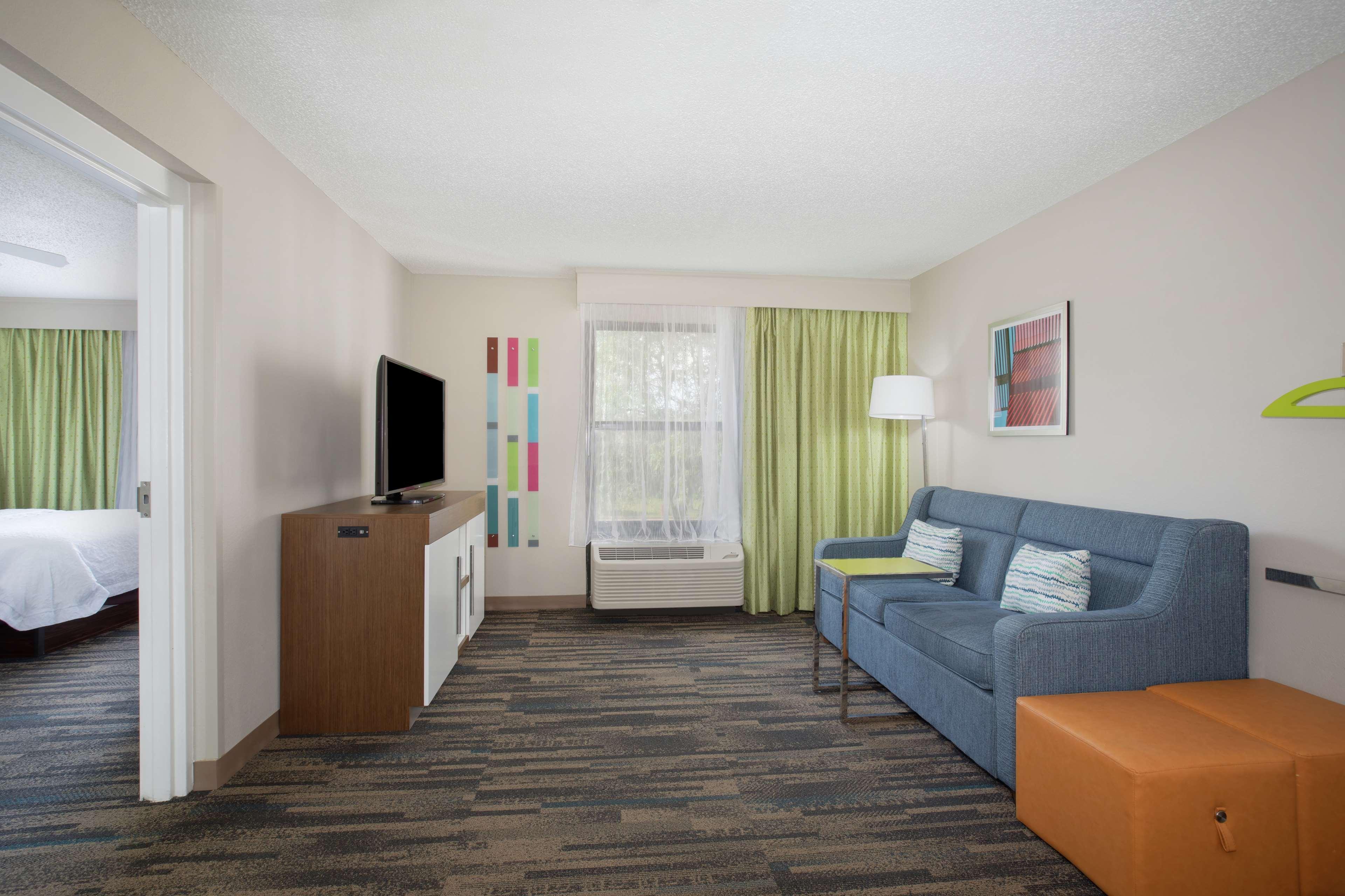 Hampton Inn & Suites Kansas City-Merriam Dış mekan fotoğraf