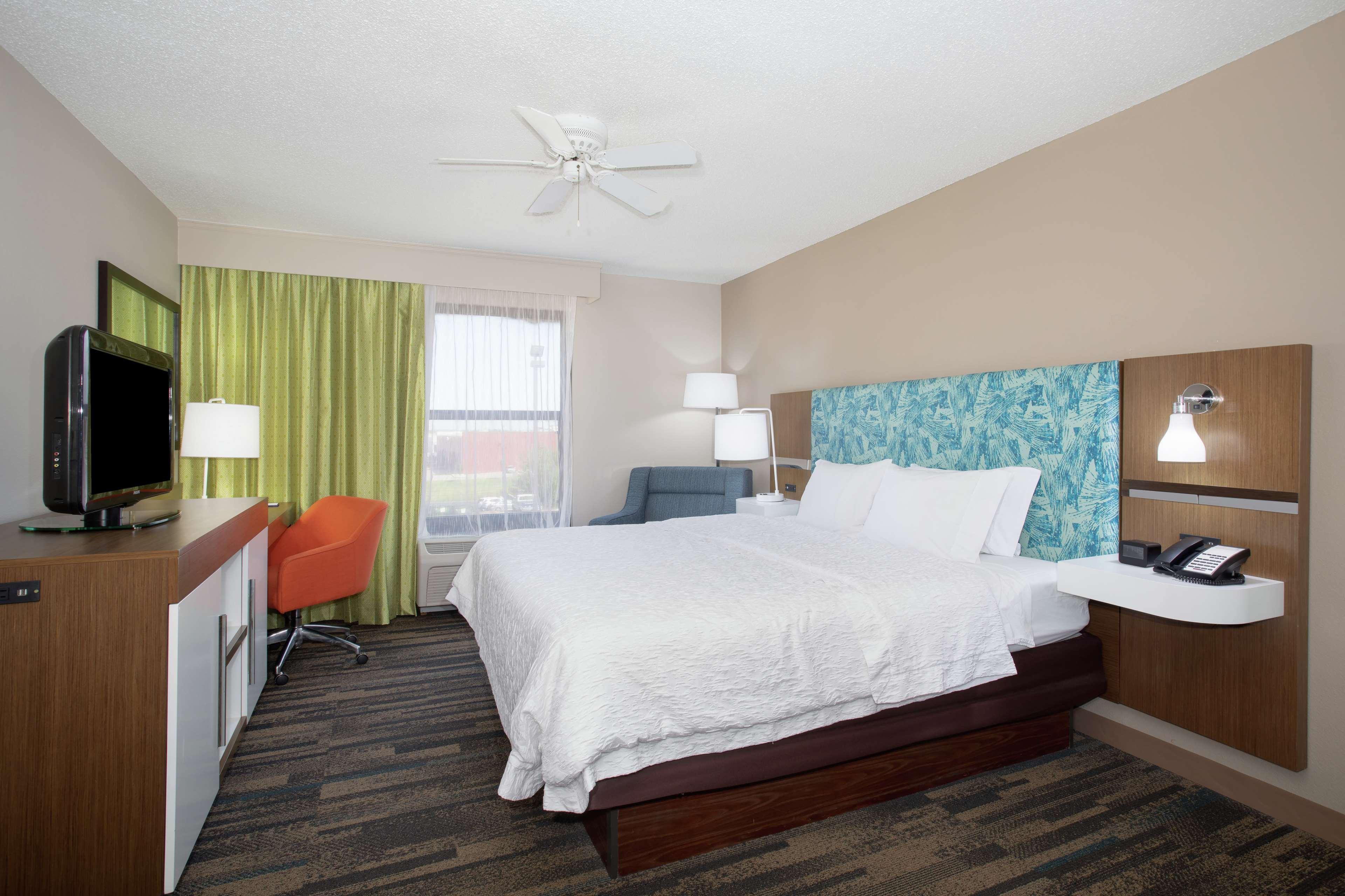 Hampton Inn & Suites Kansas City-Merriam Dış mekan fotoğraf