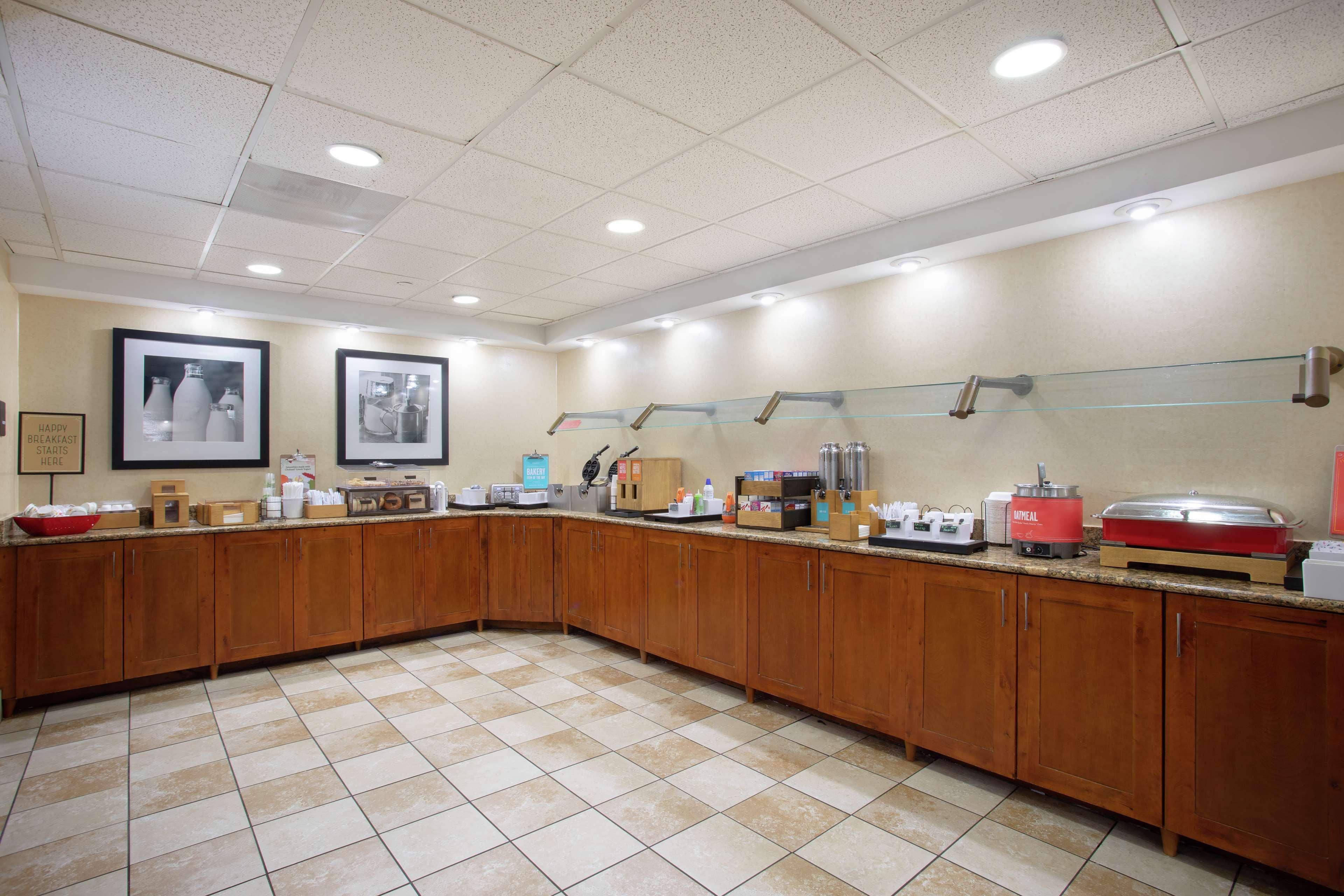 Hampton Inn & Suites Kansas City-Merriam Dış mekan fotoğraf