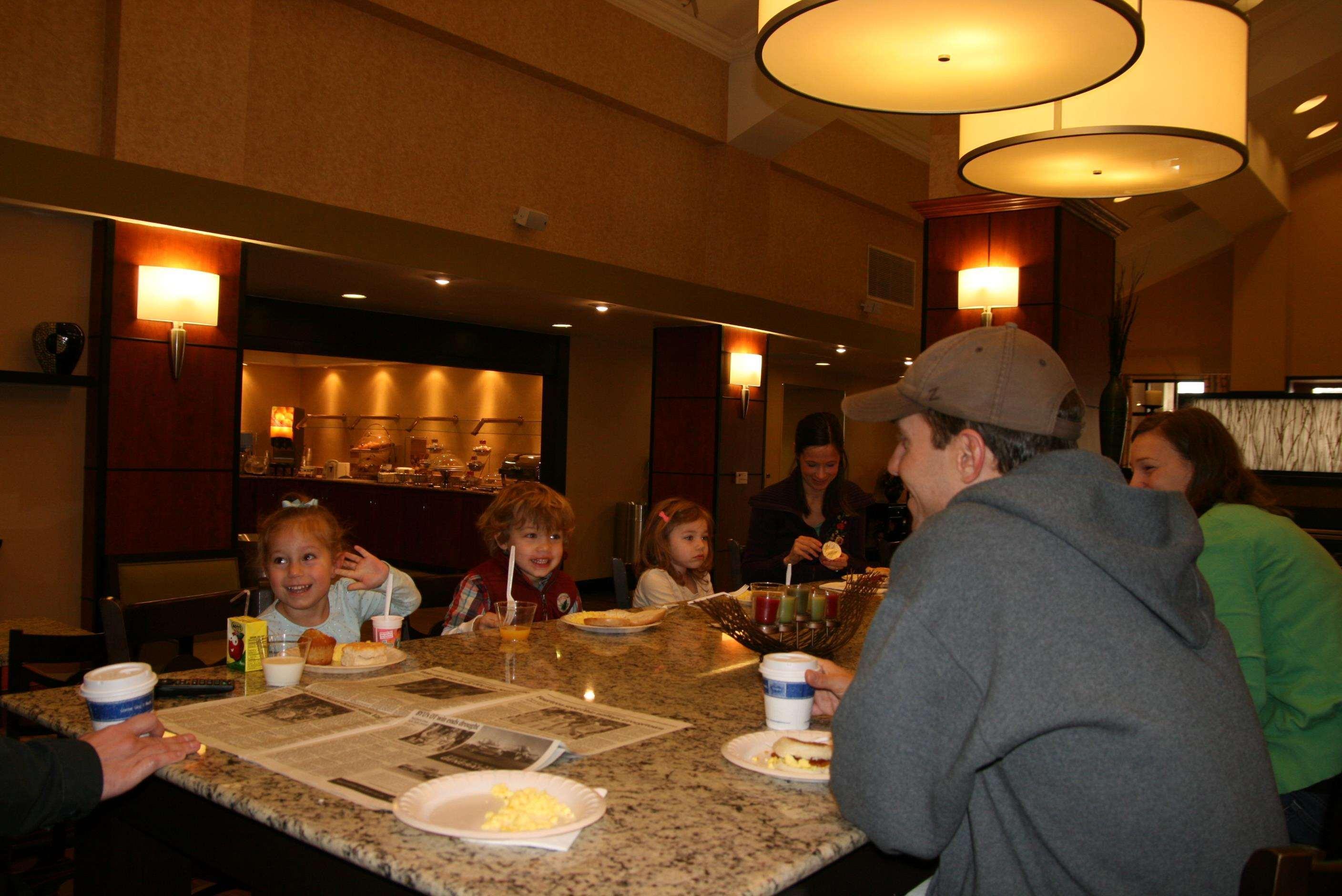 Hampton Inn & Suites Kansas City-Merriam Dış mekan fotoğraf